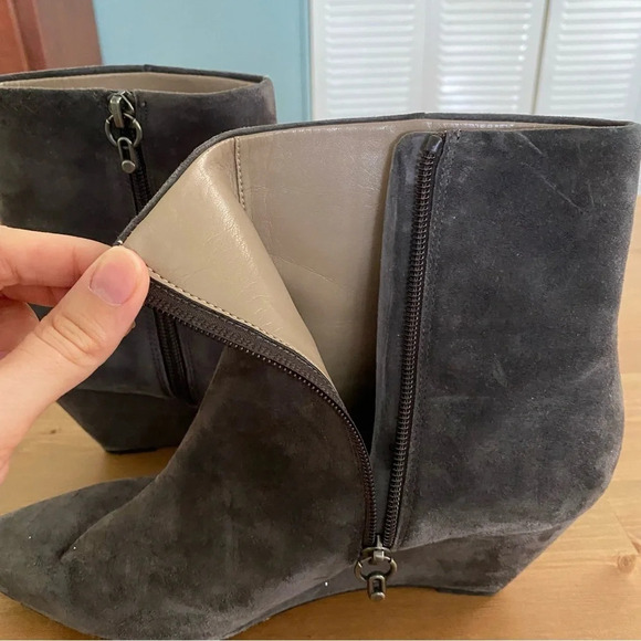 Donald Pliner Jae Women's Boots Sz 8.5 Gray Leather Side Zip Wedge Bootie Shoes - Picture 11 of 13